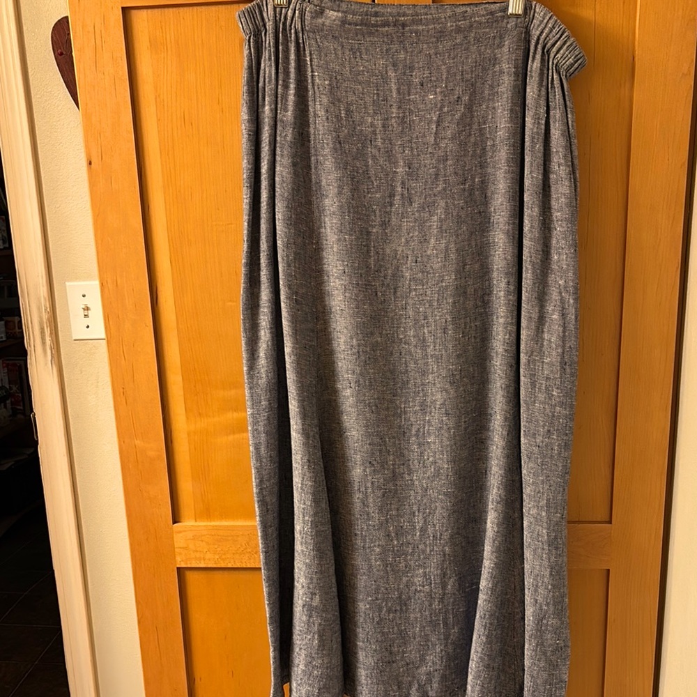 Women’s 100% linen skirt, made by Flax, size L